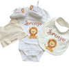 Set Nascita Personalizzato. Body, Scarpette, Bavaglino, Cappellino.