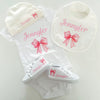 Set Nascita Personalizzato. Body, Scarpette, Bavaglino, Cappellino.