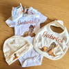 Set Nascita Personalizzato. Body, Scarpette, Bavaglino, Cappellino.